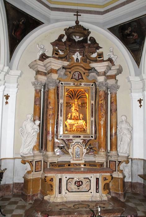 L'altare della cappella
